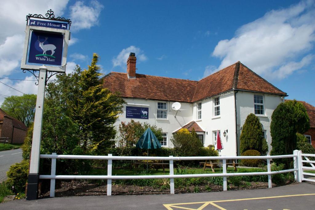 The White Hart Inn ニューベリー エクステリア 写真